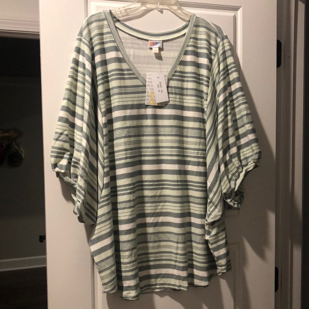 LuLaRoe Renee balloon top